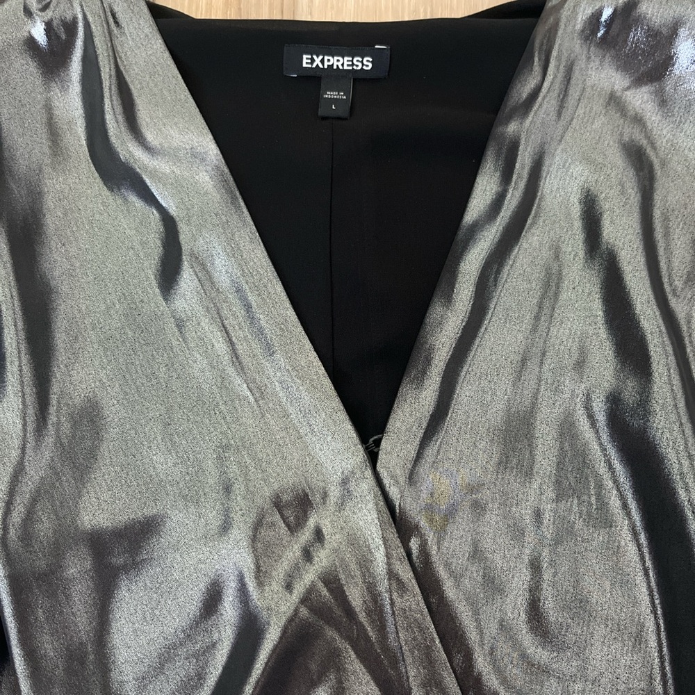 Express Metallic Top - Picture 2 of 3